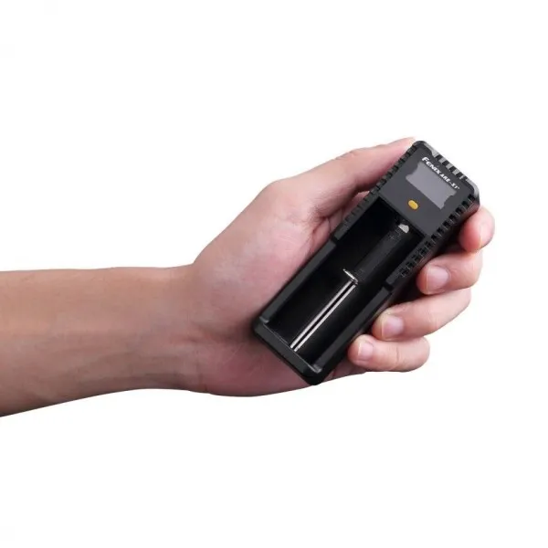 Зарядное устройство Fenix ARE-X1+ Зарядное устройство Fenix ARE-X1+