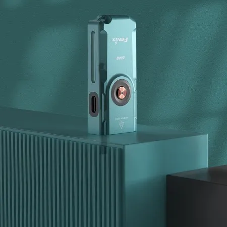 Фонарь-брелок Fenix E06R бирюзовый