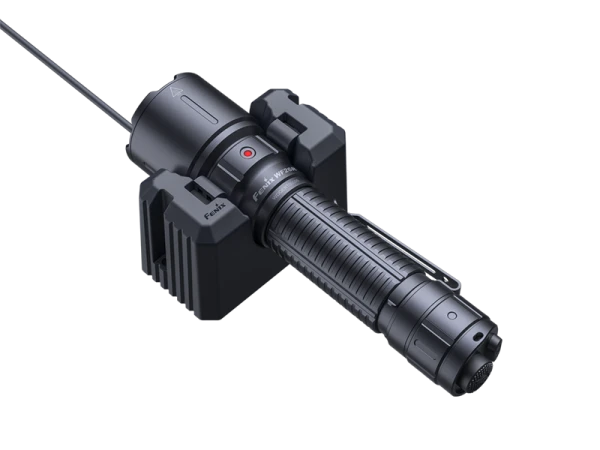 Фонарь ручной сверхмощный Fenix WF26R Фонарь ручной сверхмощный Fenix WF26R