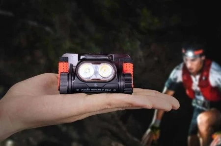 Налобный фонарь Fenix HM65R-T V2.0 черный