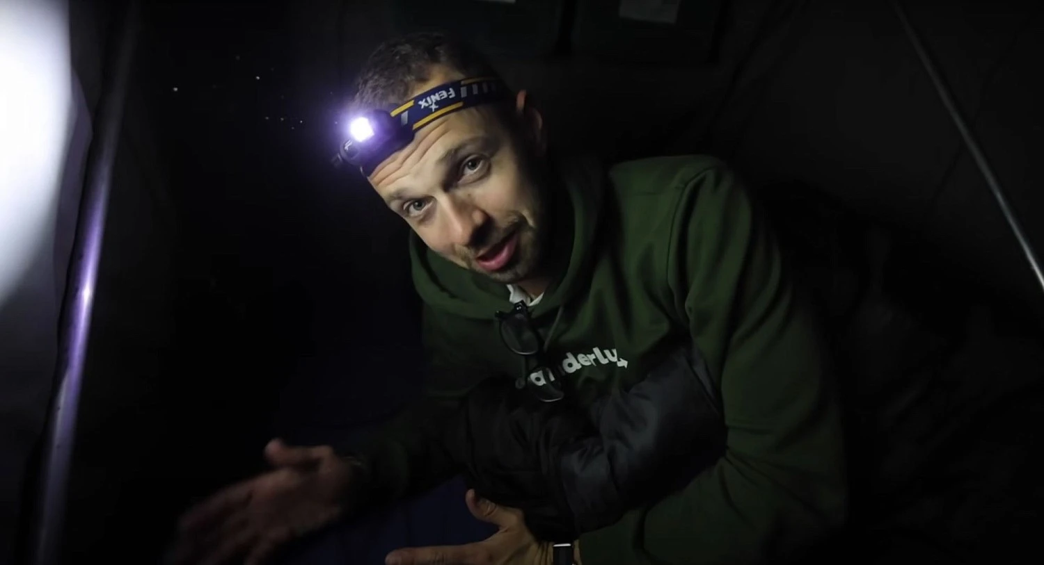 Антон Птушкин вместе с Fenix исследуют Намибию