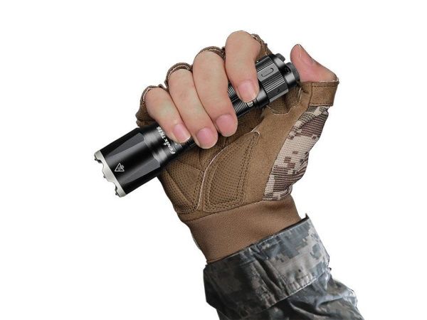 Фонарь Fenix тактический TK16V20 3100 люмен